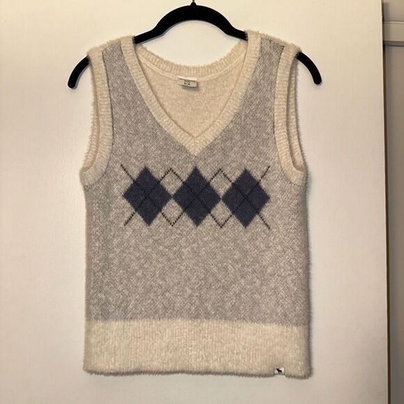 Abercrombie Kids Super Soft Gray Cream Argyl Sweater Vest Size 9/10 NWOT - Picture 1 of 10